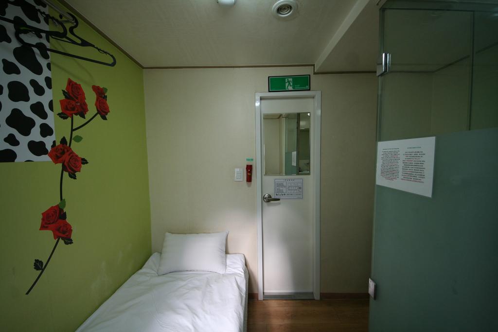 Guesthouse Myeongdong Seoel Kamer foto