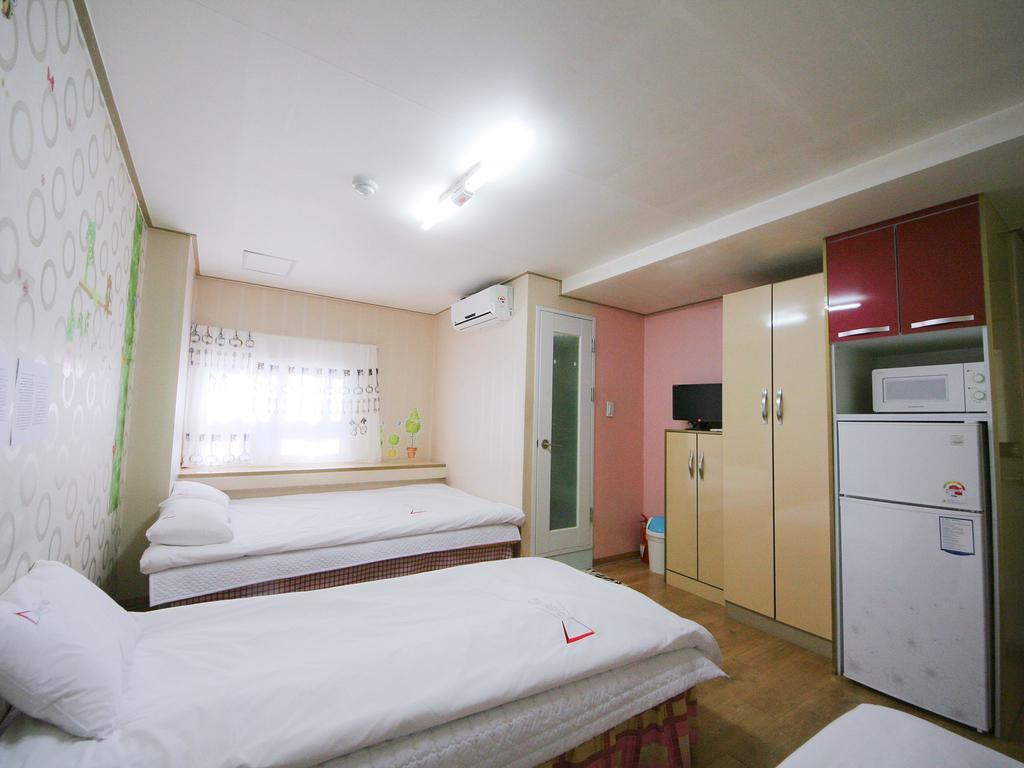 Guesthouse Myeongdong Seoel Kamer foto