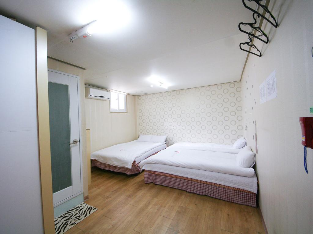 Guesthouse Myeongdong Seoel Kamer foto